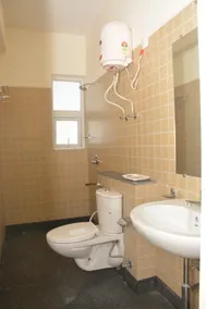 One Bedroom & Day Room @ Dona Paula 30 smt (202) - Image 4