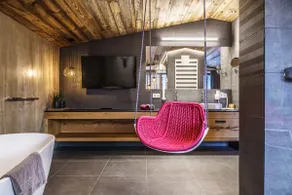 Sölden ski in and ski out in your own chalet - Image 5