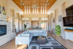 #1 BEST VIEWS! Huge, Luxury Contemporary Home + HEATED POOL - Image 2