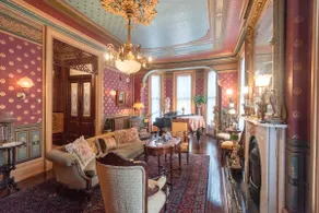 Magnificent Victorian Townhouse with Parking. - Image 3