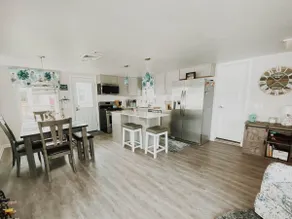 The perfect waterfront getaway with endless views! - Image 3