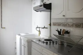 Clean & Convenient 3 Bedroom Apartment - SUBA - Image 3