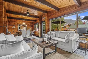 Rustic Chic Banff Mountain Home - Image 2
