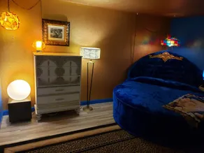 Elvis Experience | Round Bed + Jacuzzi - Image 3