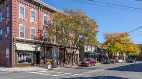 Charming Historic Farmhouse Minutes to Frenchtown! - Image 5