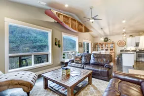 The Sleepy Canoe -  A Cozy River front house near everything in Southern Oregon - Image 3