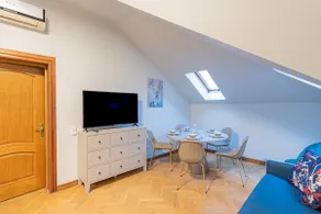 Dandelion Apartments XIXc Cottage with Free Parking - Image 5