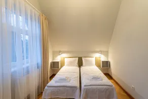 Dandelion Apartments XIXc Cottage with Free Parking - Image 3