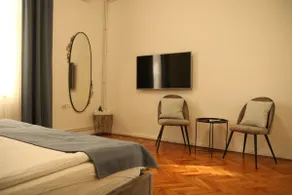 Natalie's Royal M - Image 4