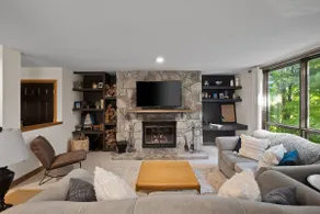 Updated Condo at Base of Mt Snow w Fireplace - Image 2