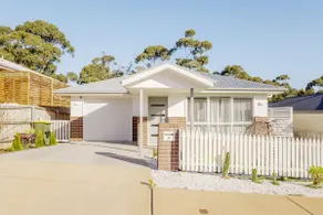 Cozy Home Close to Kingston Beach and Restaurants - Image 3