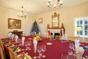 Elms Farmhouse - sleeps 19 guests in 8 bedrooms - Image 5