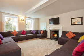 Elms Farmhouse - sleeps 19 guests in 8 bedrooms - Image 4