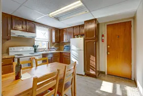 Hershey Smores, Apt #2 Renovated 1 bedroom apt, full kitchen and pull out sofa - Image 3