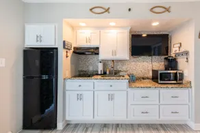 Modern Beachfront Condo oceanfront views 1018 - Image 3