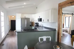 Red Fern Hotel - Eclectic Getaway 2 bedroom - Image 5