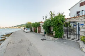 Home with a unique view - Image 4
