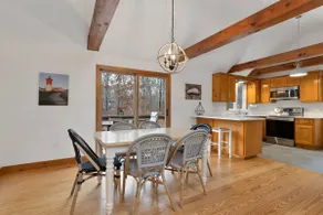 Newly Updated, 5 Mins to Beach, Ocean Side - Image 4