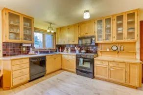 Custom Home in Sunny Fieldbrook - Image 4