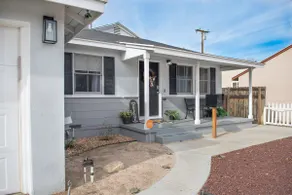 ✰EntireHome✰SelfCheck-In✰W/D✰100MbsWifi✰A/C✰Yard - Image 3
