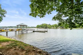 The Cabin on Lake Norman - Image 4
