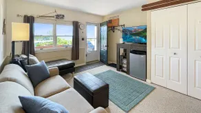 Cozy Condo with Views of Mt Kineo - Image 4