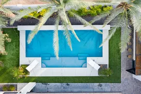 Arcadia Luxury 4 Bedroom 4EnSuite Bath Heated Pool - Image 3