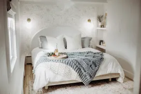 Downtown Luxury Loft in Lake Orion - B&B Services - Image 2