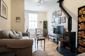 Sleeps 12 Central York 5★Townhouse Parking Cinema & Pool Table & Games Room - Image 3