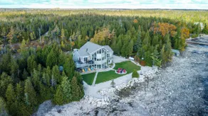 Tamarack by the Bay - Waterfront Cottage - Image 3