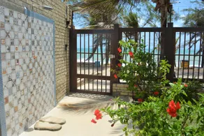 On the beach - Araça 206 - Side view of the garden - Image 4