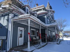 2 bedroom Nook - Victorian Home. Apt. #3 - Image 3