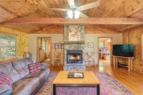 The Harpers Creek Rustic Lodge & Cabins Mountain Retreat- Sleeps  up to 24 - Image 5