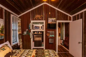 Yeti Cabin In A Scenic Setting On 26-Acres - Image 5