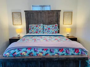 The Coffee House: 1 bedroom unit with free WiFi - Image 3