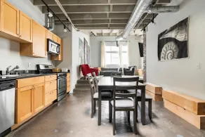 Kremrest ~ Rockstar Suite ~ Large Loft, Clean, Fun - Image 2