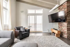 Kremrest ~ Rockstar Suite ~ Large Loft, Clean, Fun - Image 5