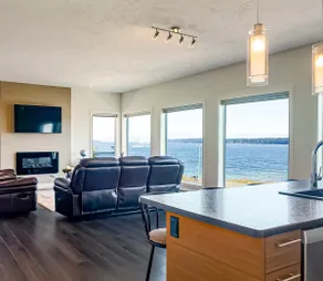 Bright & Cozy Oceanview Getaway in Union Bay - 2 QUEEN BED/1BATH - Image 5