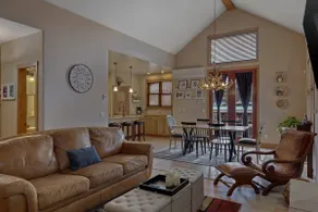 Riverfront Home, walk to Hot Springs & Downtown AC - Image 5