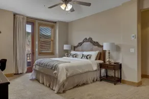 Riverfront Home, walk to Hot Springs & Downtown AC - Image 4