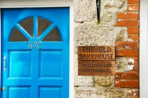 Lovely cottage with private garden - Image 2