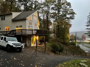 Bearly Believable By The Lake & WISP hot-tub/pets - Image 3