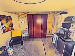 A Murphy Suite … Near I-5 & UO— A Hidden Treasure! - Image 2