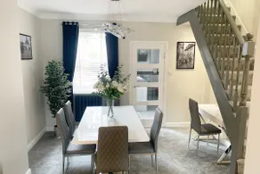 Luxury House, central Stamford with parking - Image 3