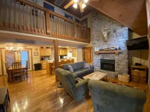 Walk-in! Lodge #1 StoneBridge- Accessible, Rustic 4 Beds / 4 Bath Master Suites - Image 3