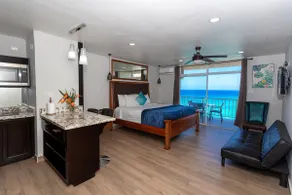 Ocean View Penthouse on the Hip Strip Montego Bay - Image 5