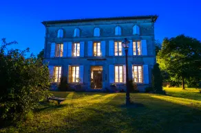 Maison de Maître vintage, piscine avec parc arboré et clôturé en bord de rivière - Image 5