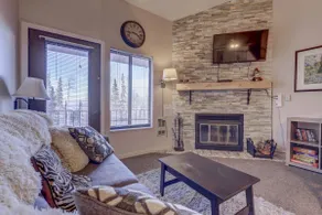 Escape Loft w/ views - Perfect for Remote Work - Image 2