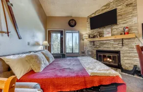 Escape Loft w/ views - Perfect for Remote Work - Image 3