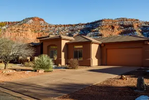 Cliff View Comforts *No Pet Fees* - Image 4